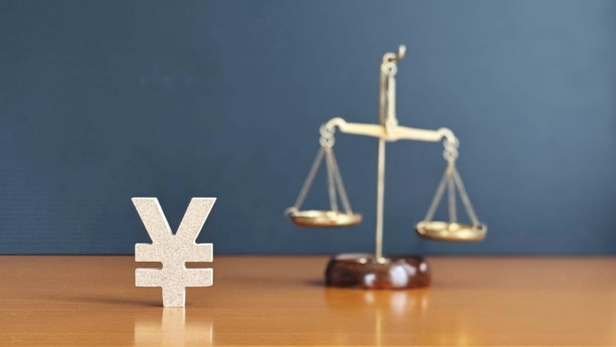 高収入の代表格である医師とパイロットが並び、それぞれの平均年収とキャリアパスを比較検討するイメージ。専門職の給与と責任の重さを象徴する視覚的表現。