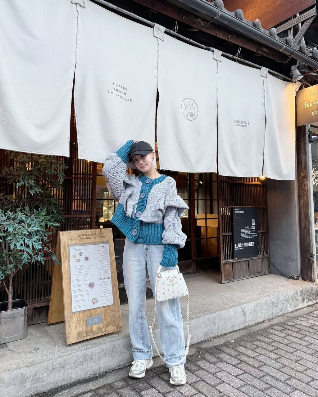 整形6000万円で話題の福岡みなみが披露した私服の休日姿