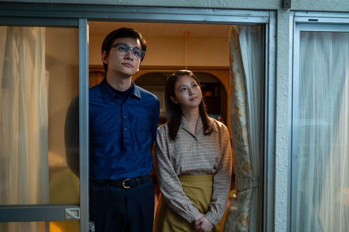 朝ドラ「あんぱん」の主人公、今田美桜演じる朝田のぶ（中央）と北村匠海演じる柳井嵩（右）。二人の今後の物語に注目が集まる。