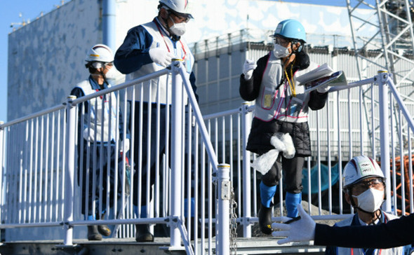 2020年11月、福島第一原発を視察する青木美希氏
