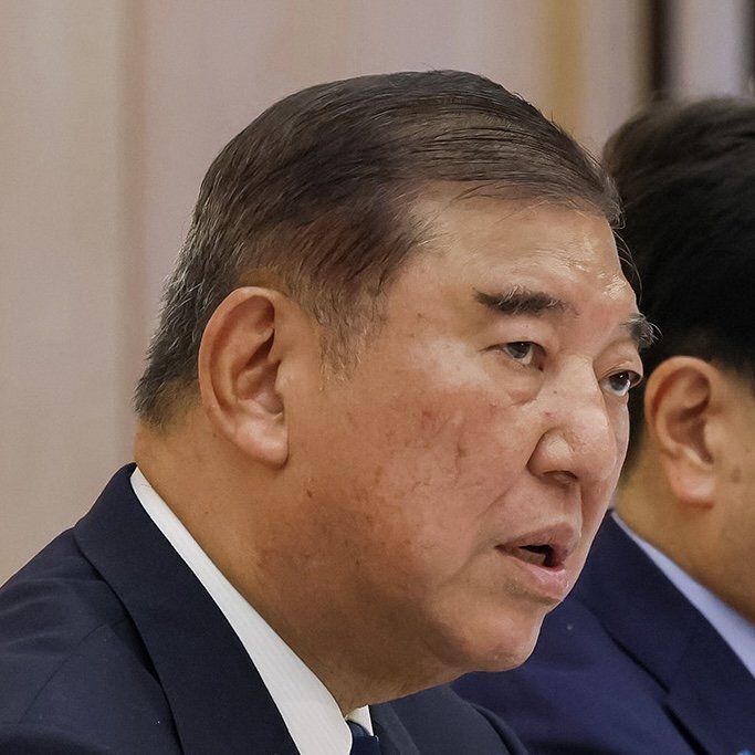 内閣支持率が急上昇する中、会見に臨む石破茂首相