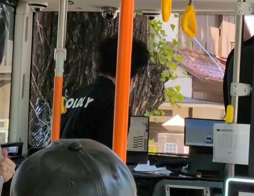 八王子市での自動運転バス衝突事故発生時の車内混乱の瞬間