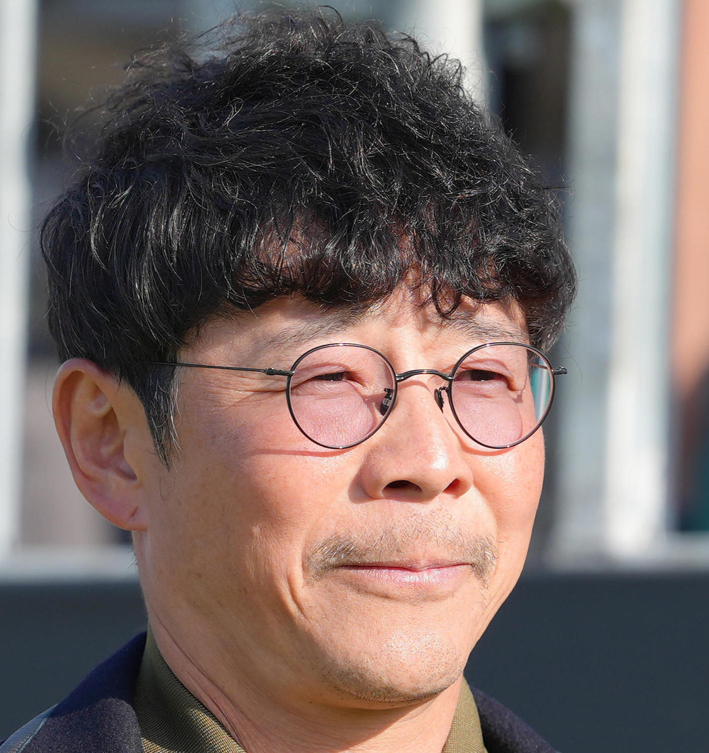 億万長者・前澤友作氏の近影、お笑い芸人・大崎との異色の交友関係を巡る話題