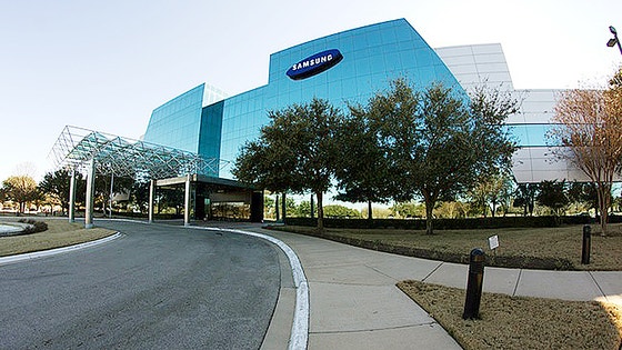 米国オースティンにあるサムスン電子の半導体工場。米国の半導体規制強化が世界中の半導体サプライチェーンに影響を与える可能性を示す。