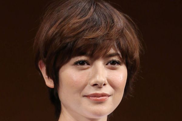 真木よう子、ドラマ『問題のあるレストラン』で主人公・田中たま子を熱演