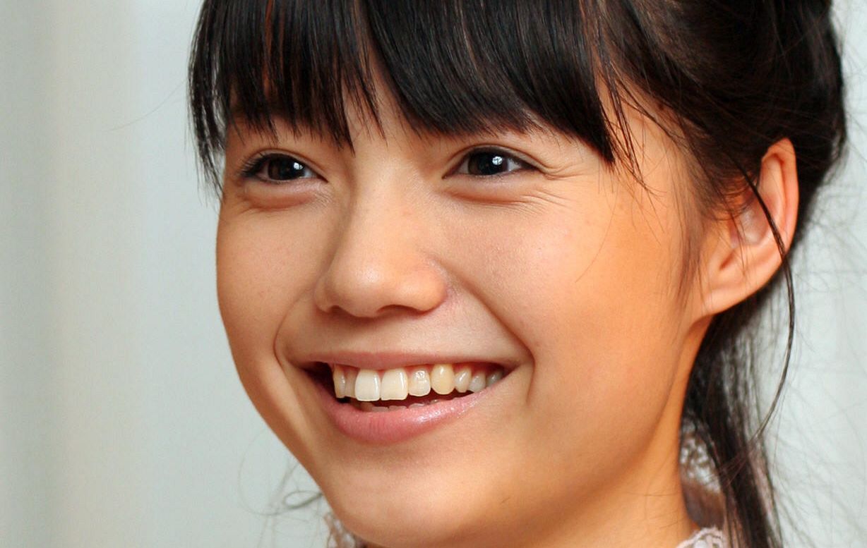 2006年撮影、若々しい頃の宮﨑あおい。39歳になった現在も当時と変わらぬ美貌を保ち、人々を魅了している