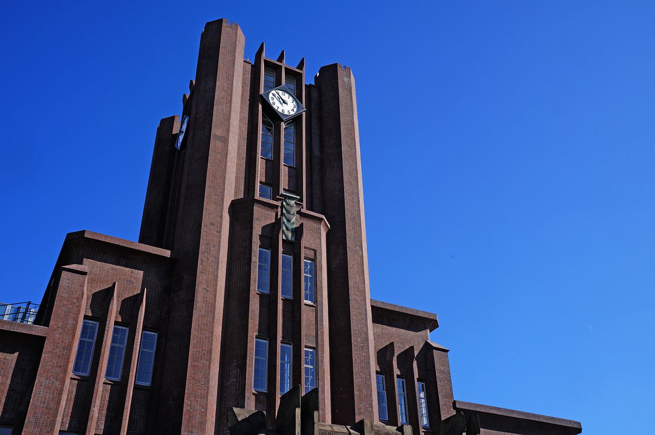 日本の大学で学ぶ中国人留学生の姿。学術・先端技術分野での潜在的影響が議論されている