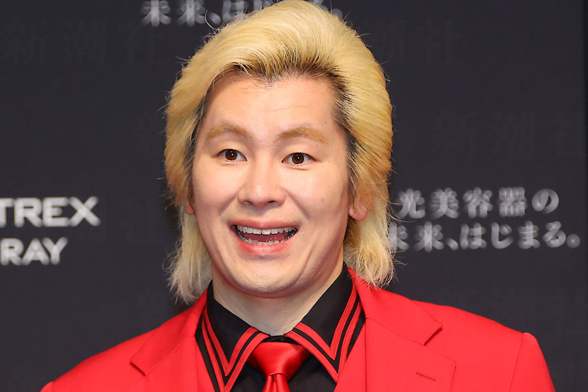 二階堂ふみとの電撃結婚を発表したお笑いコンビ・メイプル超合金のカズレーザー氏