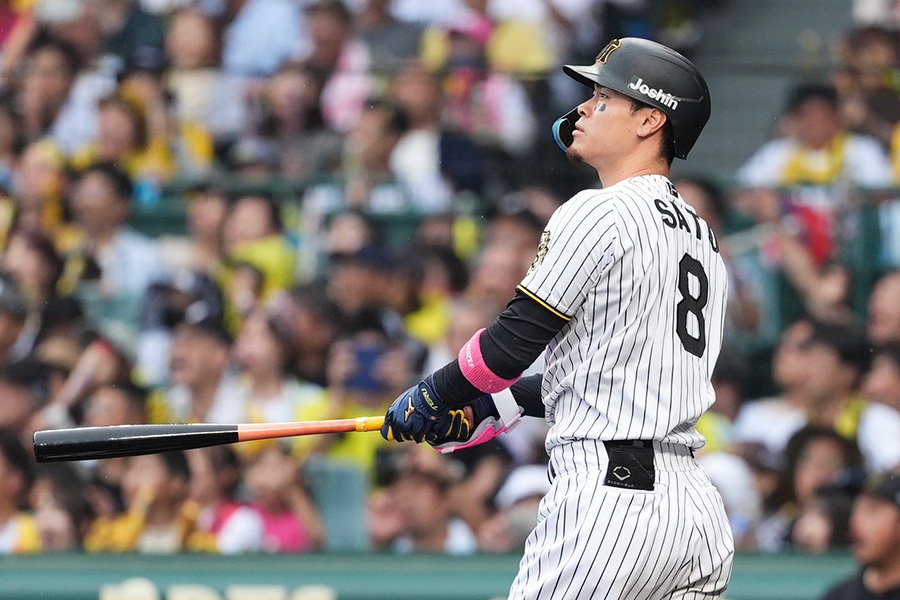佐藤輝明に“お手上げ”「なんでこれがレフトスタンドに…」 衝撃弾