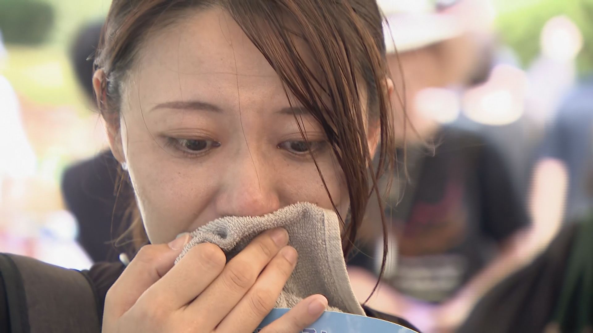 大阪府庁を訪れ、新型コロナワクチン後遺症の健康被害救済制度に対し異議を訴える人々