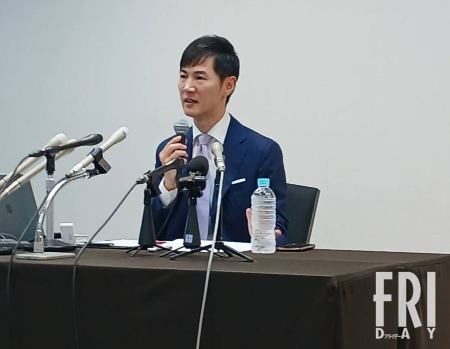 石破総理への助言が注目される中、再生の党代表辞任会見で記者の質問に答える石丸伸二氏