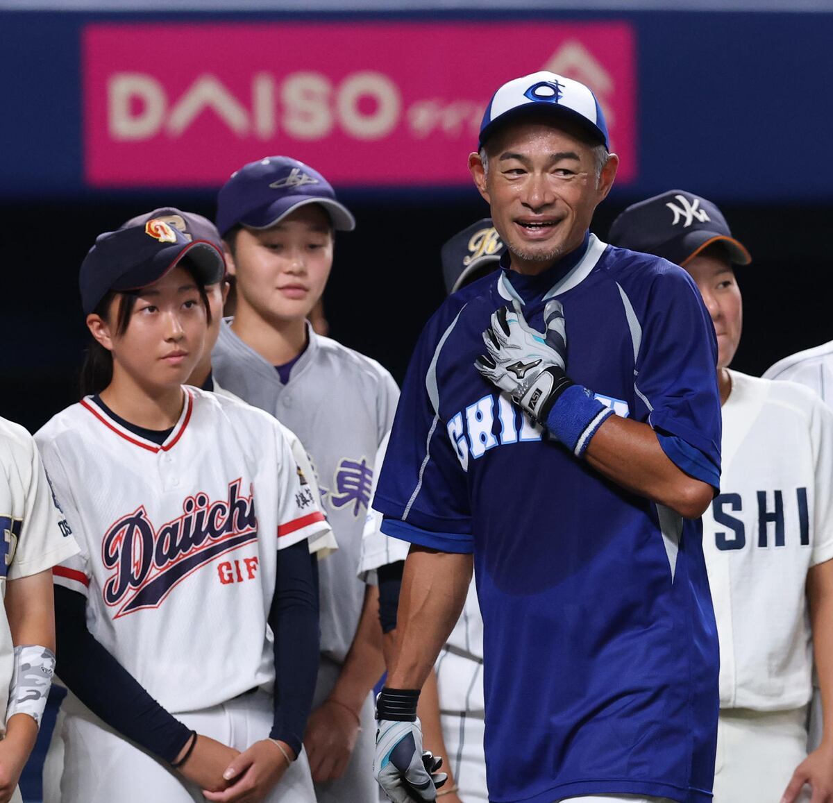 松井秀喜選手　原寸大足型 松井秀喜さんも祝福、大谷翔平がメジャー175本の日本選手最多