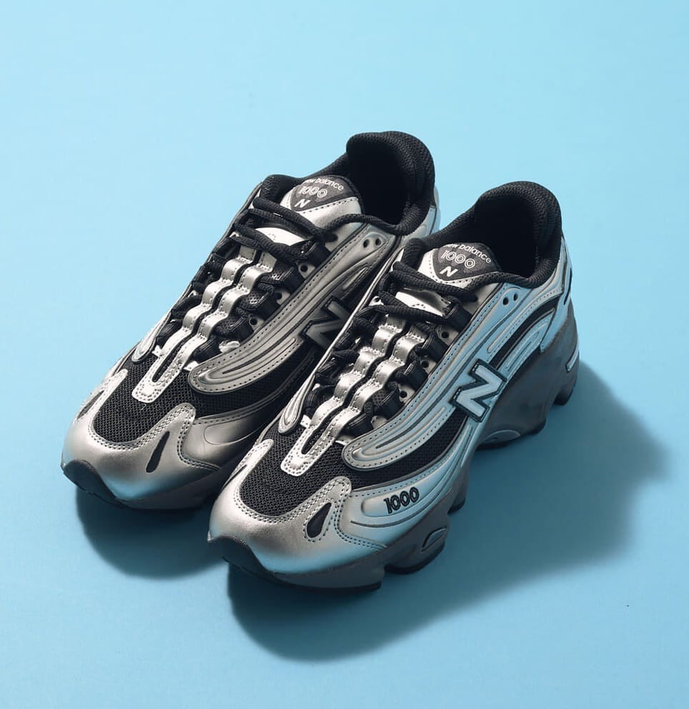 New Balance M1000 メタリックシルバー スニーカー　23cm New Balance - 【新品】23㎝ NEW BALANCE M1000 シルバーの通販