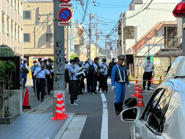 世田谷区野沢の住宅街で発生した女性刺殺事件の現場付近