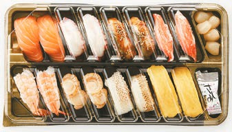 寿司パックと共に提供される魚型醤油容器。南オーストラリア州での使い捨てプラスチック規制により、その利用が制限される見通し