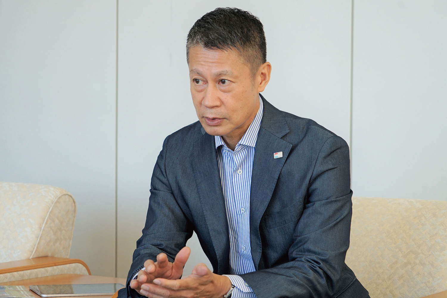 湯﨑英彦広島県知事が新病院設立計画について説明する様子