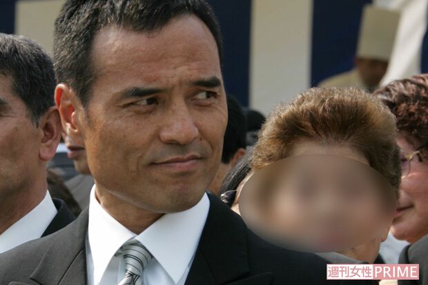 違法サプリメント問題でサントリー会長を辞任した新浪剛史氏、ローソン会長時代の園遊会での様子