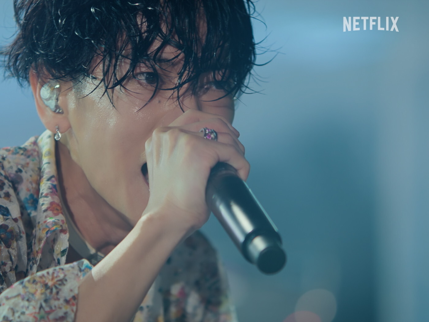 最終値下げ【希少】NETFLIX グラスハート　ペンライト NETFLIX グラスハートTENBLANK ペンライト - メルカリ