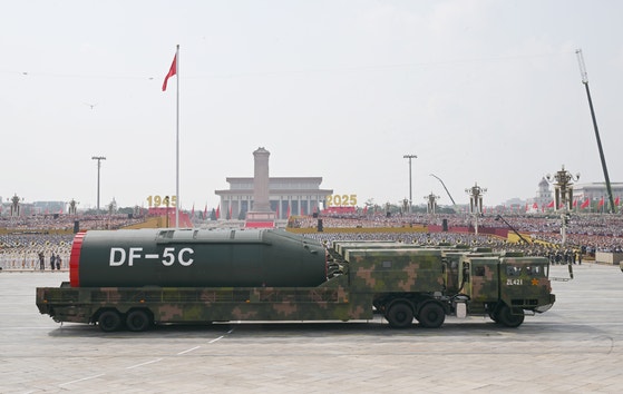 2027年「世界一流軍隊」を目指す中国が軍事パレードで公開した主力兵器、東風－5C