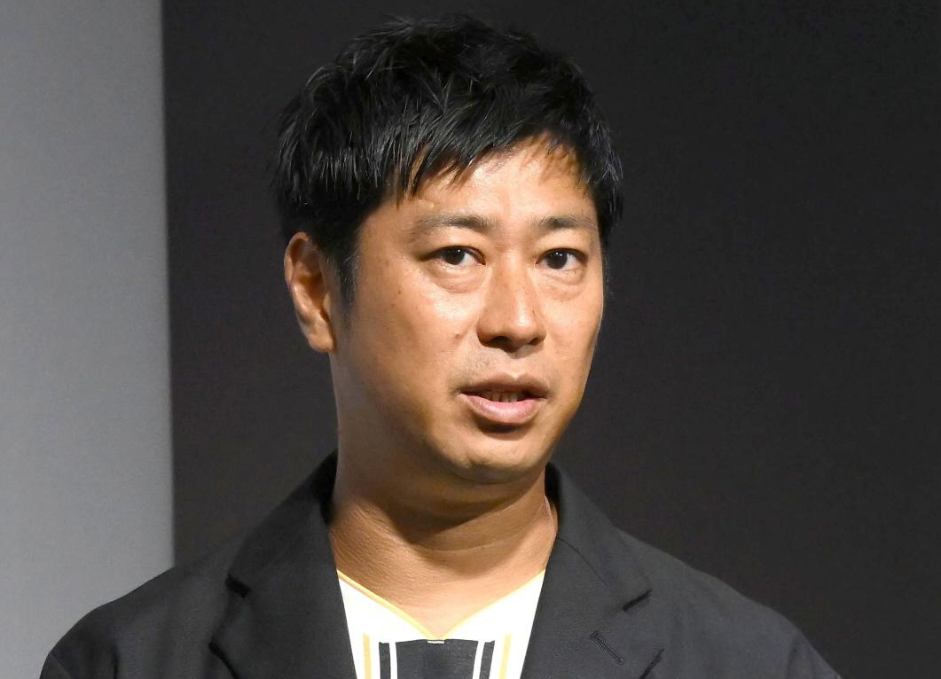 新居の借金について語るパンサー尾形貴弘、真剣な表情でテレビ番組に出演