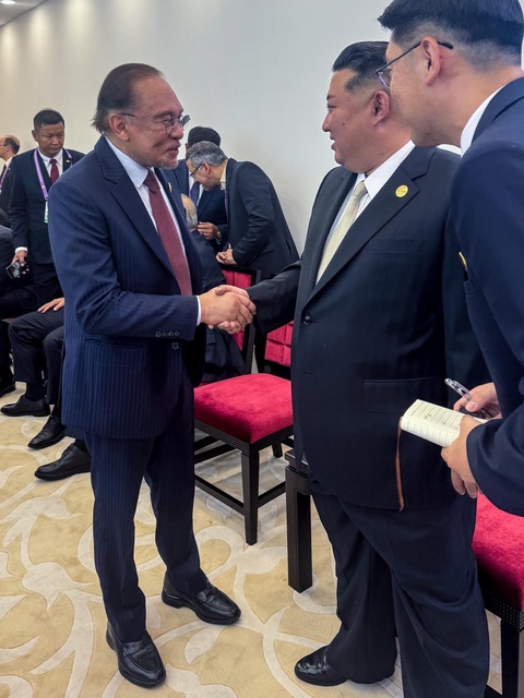 金正恩氏とマレーシア首相が接触 断交中、中国記念行事で 金正恩氏とマレーシア首相が接触 断交中、中国記念行事で