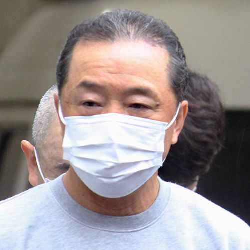 日大重量挙部元監督・難波謙二容疑者の逮捕時の様子。学費詐取容疑で注目を集める。