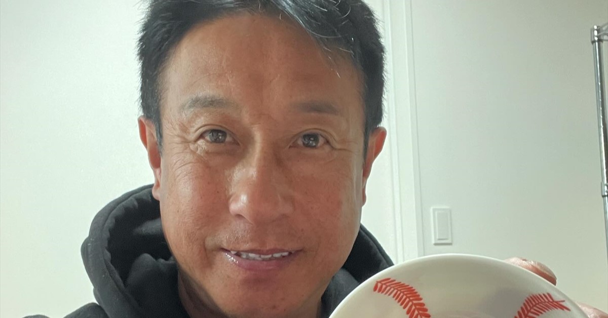 宮本和知氏が笑顔で写る肖像写真、還暦を迎えた姿