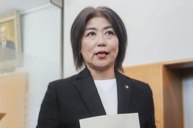 伊東市議会で不信任案が可決され、厳しい状況に置かれる田久保眞紀市長（2025年9月1日撮影）
