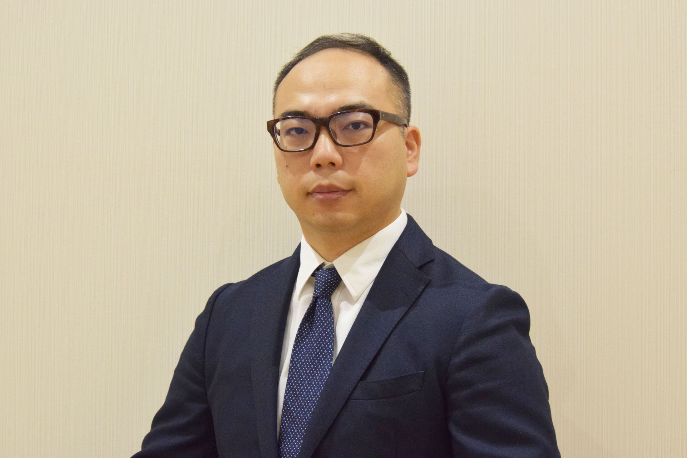 誹謗中傷の標的となった増毛前の岡秀昭埼玉医科大教授。コロナ禍での情報発信が原因で容姿への攻撃が相次いだ。