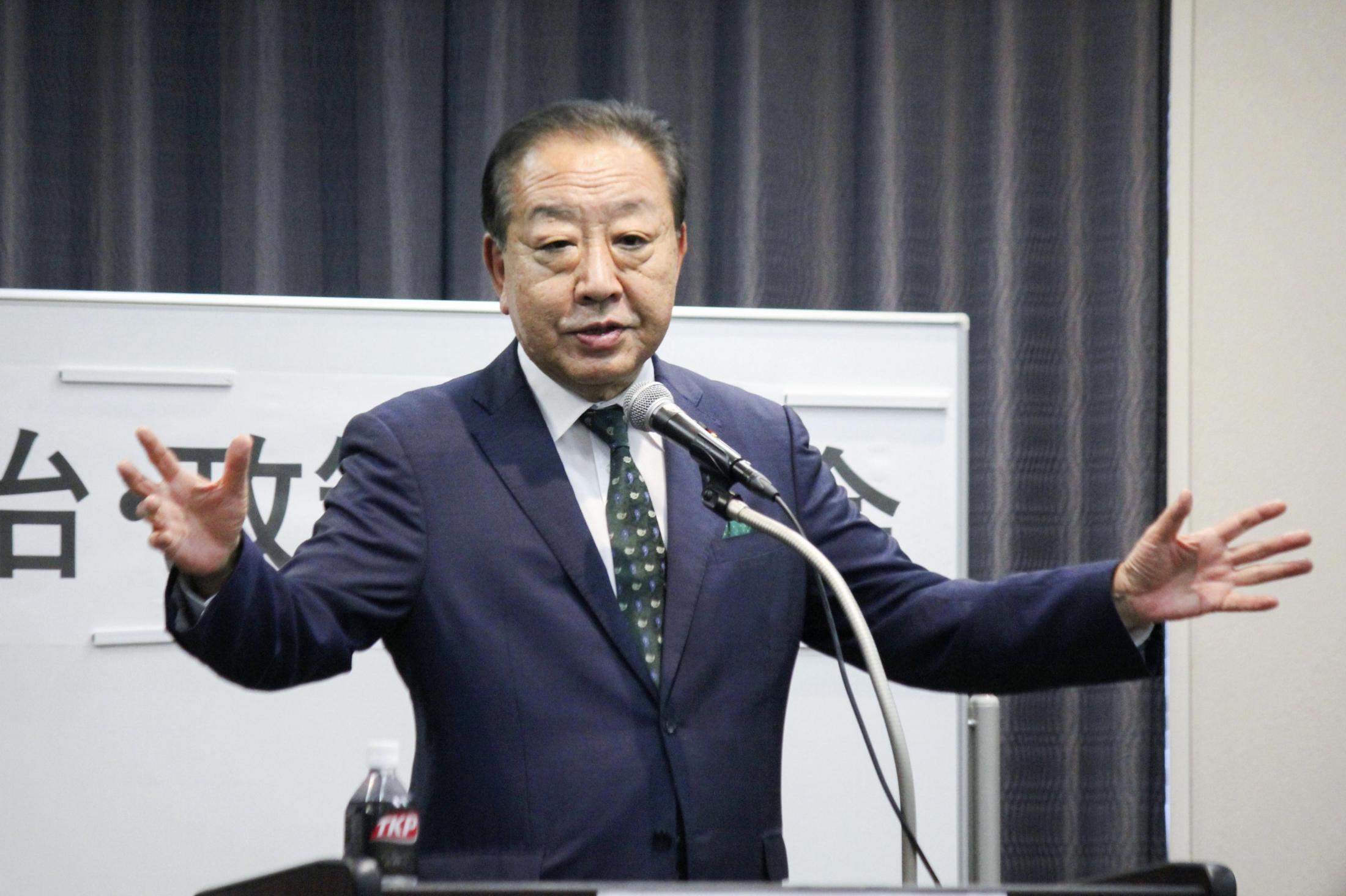 横浜市で講演を行う立憲民主党の野田佳彦代表。衆院解散の可能性とその大義について語る