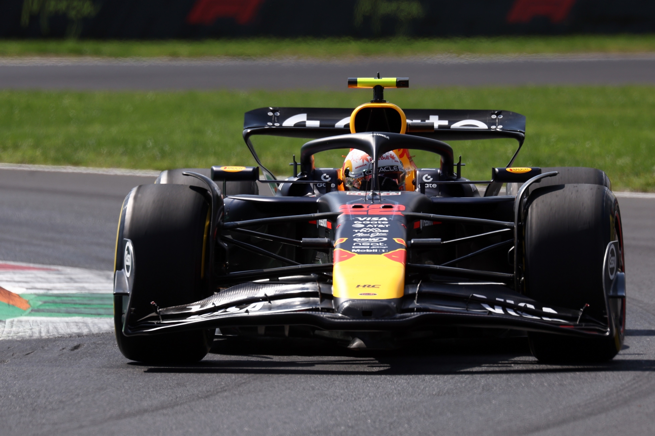 F1 レッドブル　角田裕毅　フェルスタッペン　カード　非売品 レッドブル 角田裕毅やフェルスタッペンのピンバッジが当たるF1