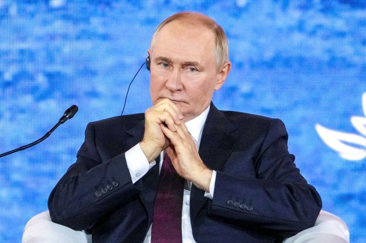 プーチン露大統領、ウクライナにおける西側軍隊を標的と警告する経済フォーラムでの演説