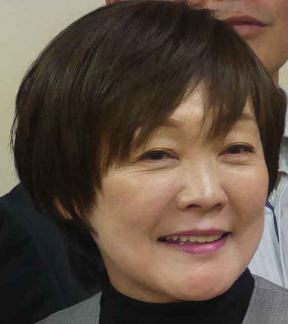 安倍昭恵さんアップの衝撃メンバー写真にSNS騒然　「これがホントの『アベンジャーズ』!!」