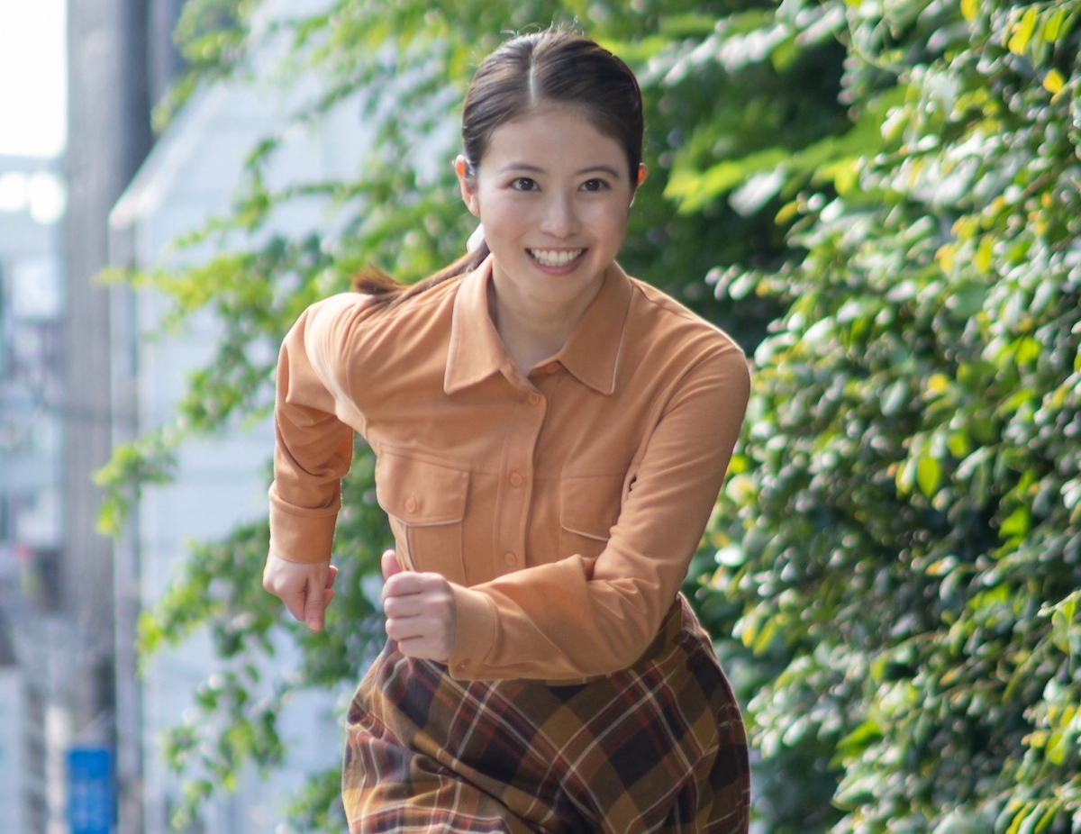 朝ドラ「あんぱん」の蘭子（河合優実）と嵩（北村匠海）の場面写真。物語の深層にやなせたかしと向田邦子の関係が描かれていることを示唆。