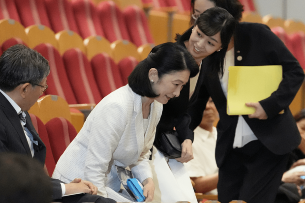 広島で原爆ミュージカルを鑑賞される秋篠宮妃紀子さまと佳子さま、平和への願いを込めて
