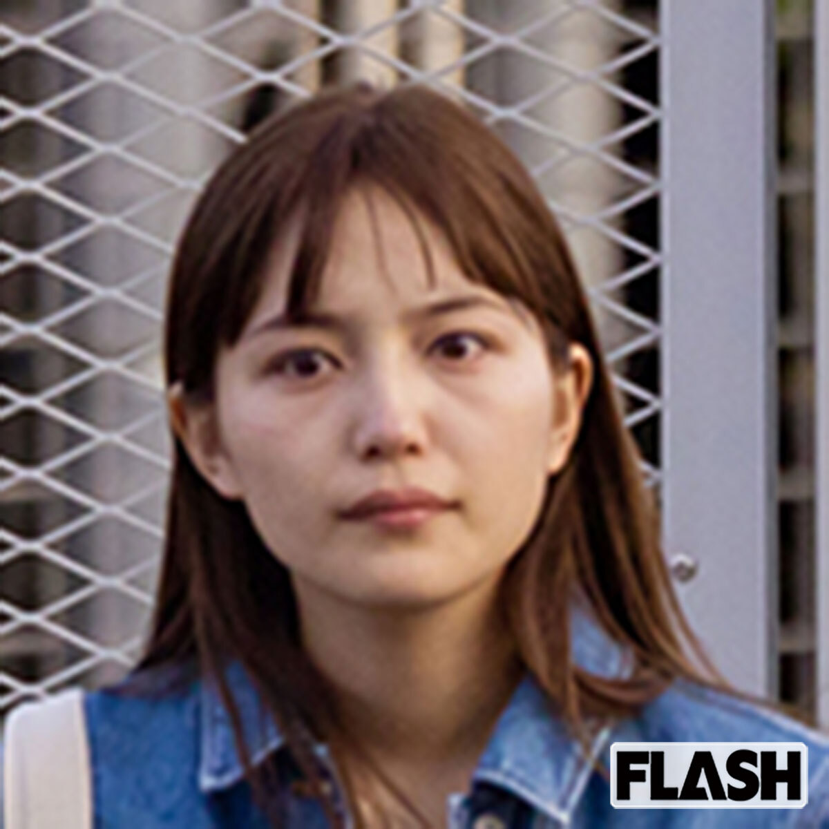川口春奈、人気ドラマ『silent』のロケで渋谷を歩く姿（2022年9月撮影）