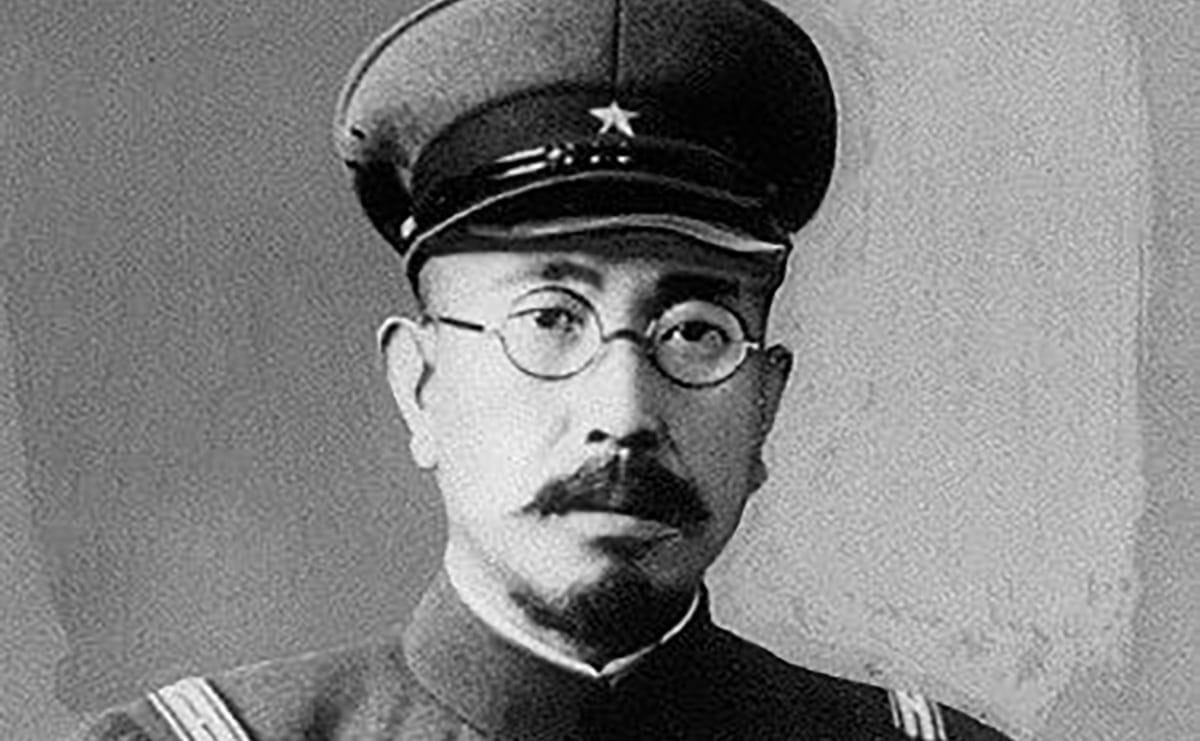 日本帝国陸軍軍医であり、七三一部隊の創設者である石井四郎中佐の肖像写真。