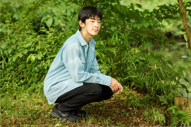 成年式に臨まれ、燕尾服姿で毅然とした面持ちの悠仁さま（宮内庁提供）