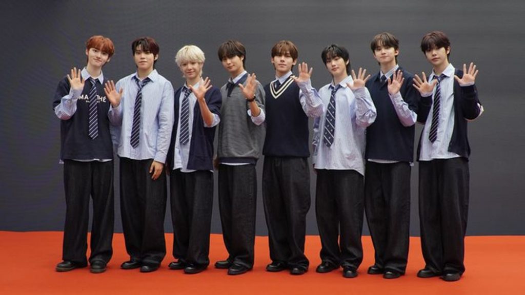 韓国SBSオーディション番組「B:MY BOYZ」から誕生したK-POPボーイズグループYUHZの8人。日本人メンバーHYOも含む。