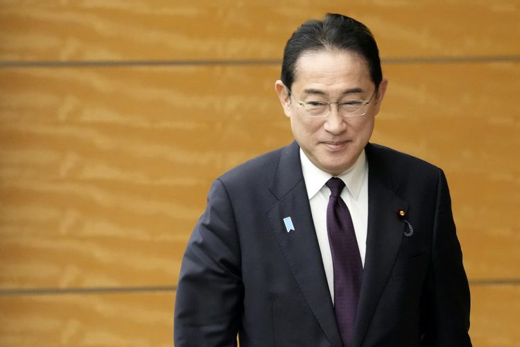 石破政権の命運を左右する岸田文雄前首相の姿