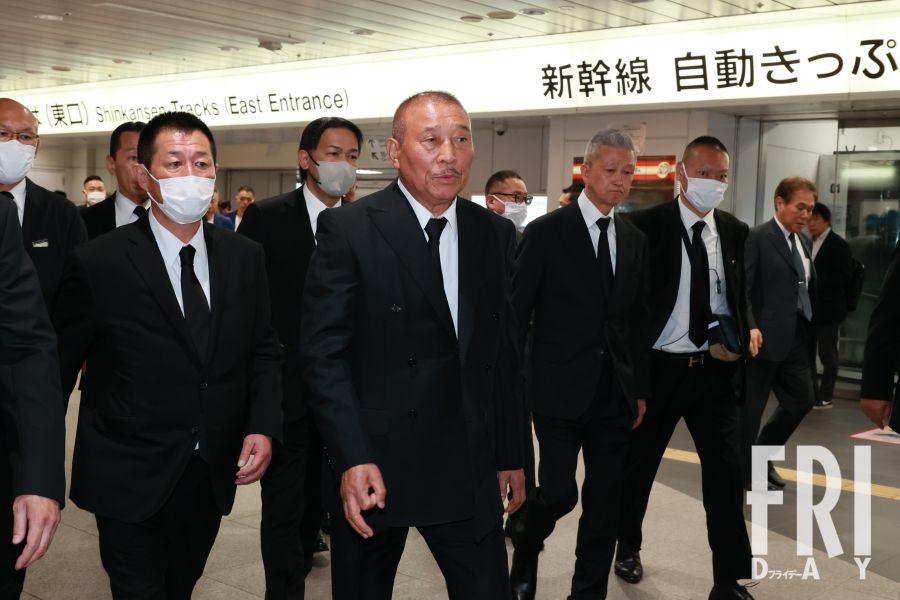 六代目山口組の司忍組長（中央）と幹部ら。弘道会人事を巡る組織の狙いが見え隠れする