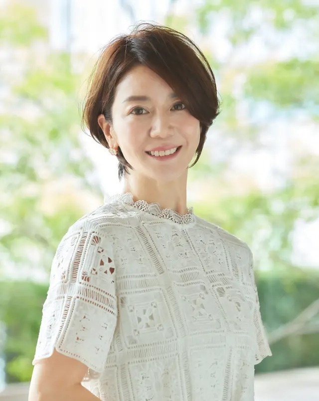 50代 夏から秋へ、上品な雰囲気「大人のショートヘア」（Web