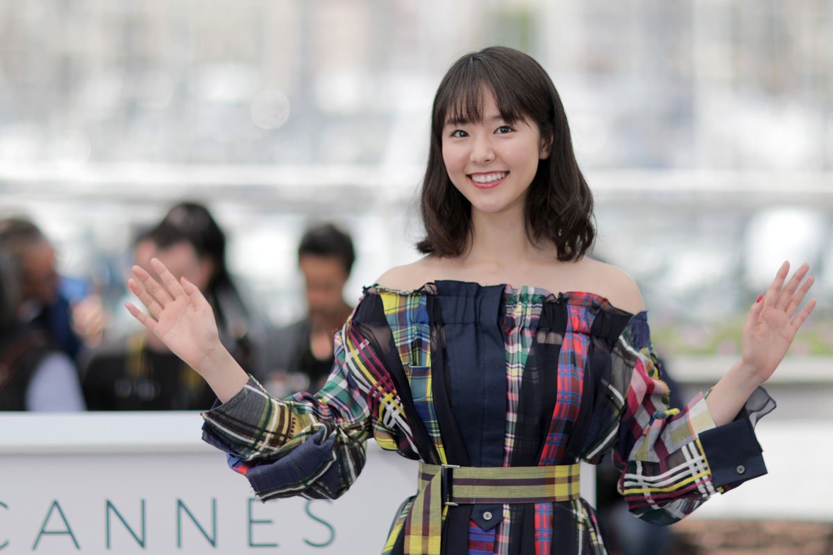 2018年カンヌ国際映画祭に参加し、レッドカーペットを歩く女優・唐田えりか。