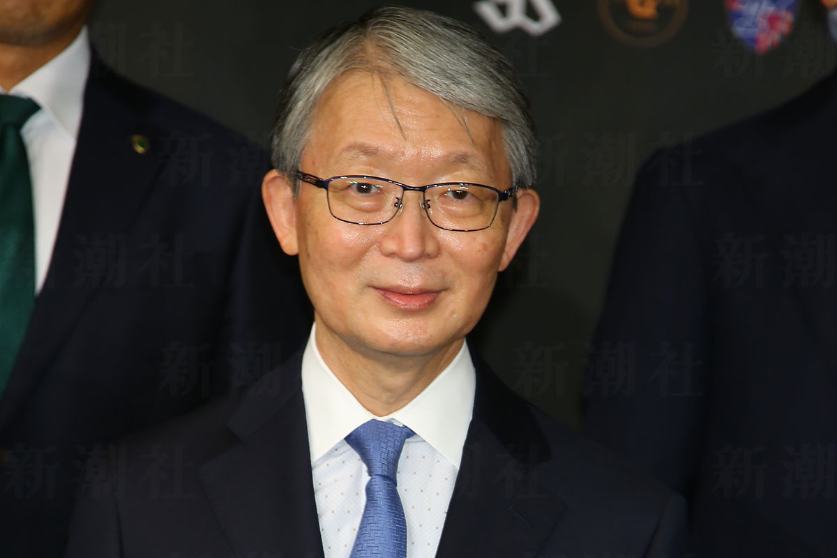 読売新聞グループ本社の山口寿一社長が、相次ぐ誤報問題の渦中にいる様子を示す。