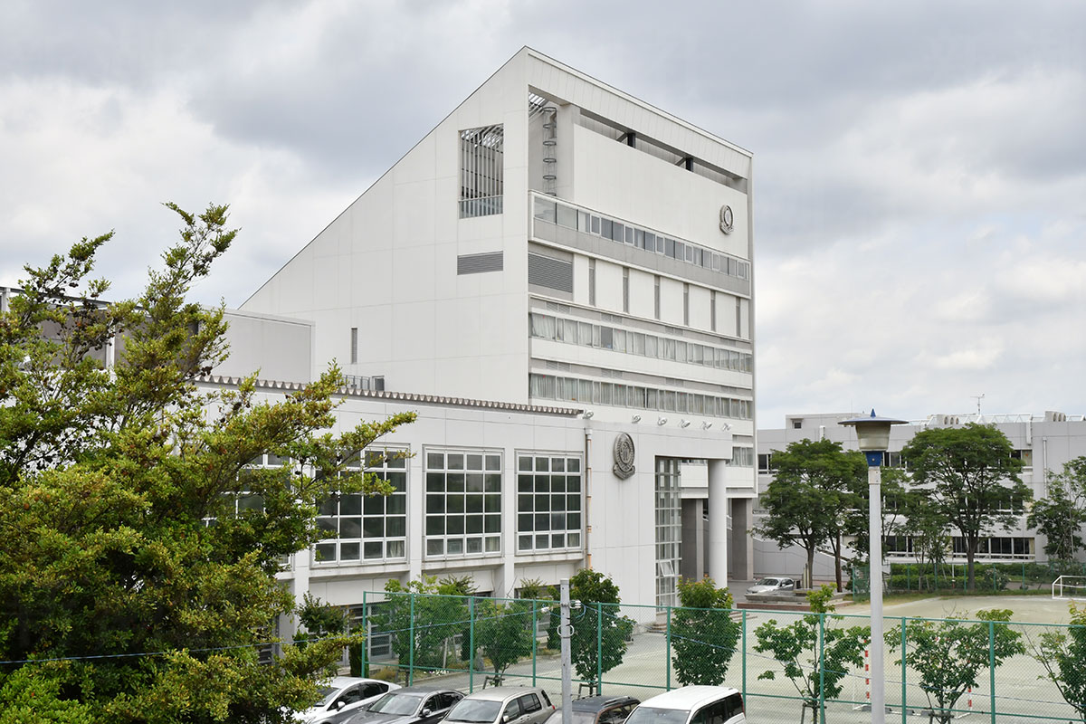 渋谷教育学園幕張中学校・高等学校の校舎風景。海外大学進学に強い中高一貫校の代表例