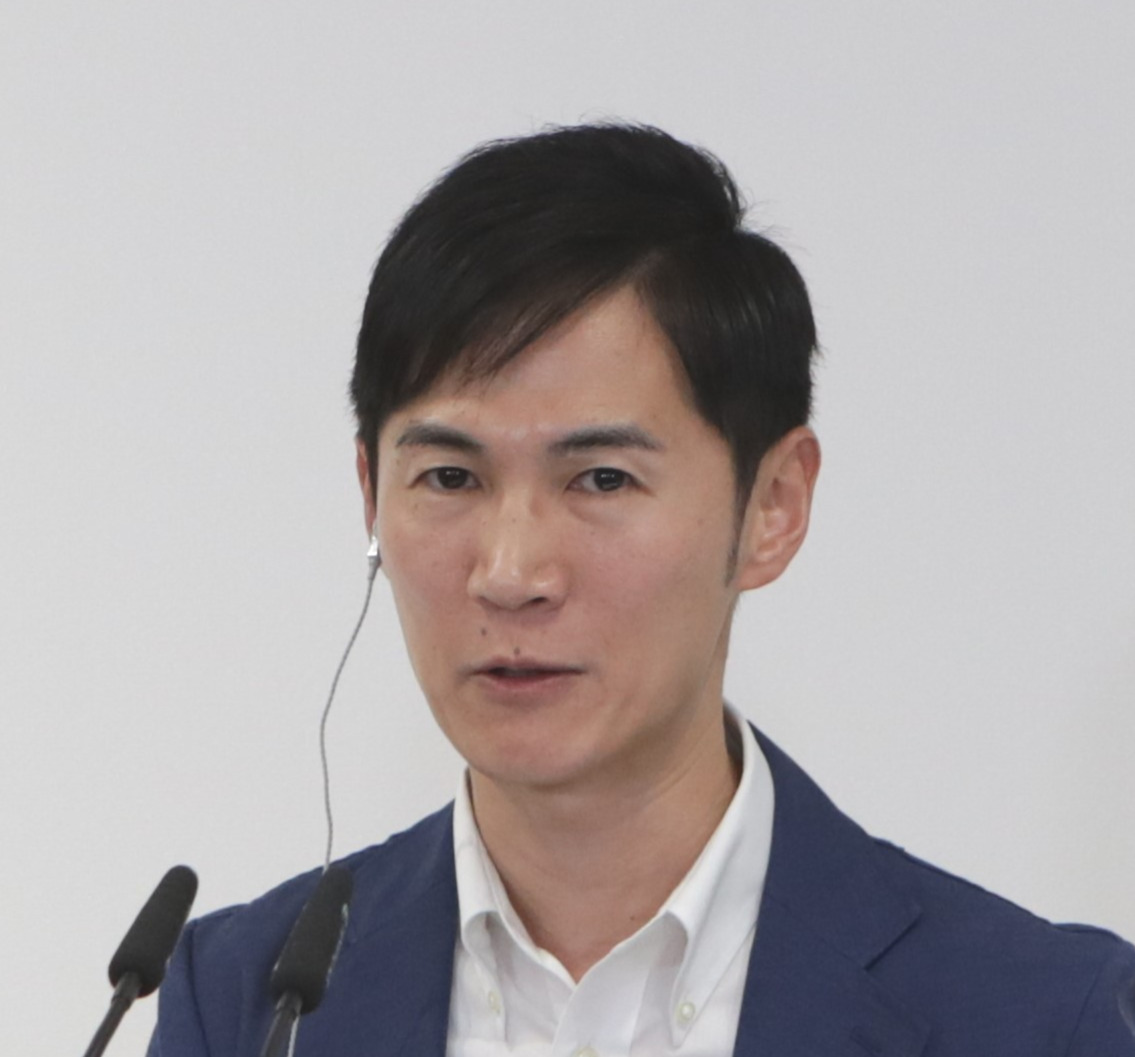 真剣な表情で語る石丸伸二氏。ひろゆき氏との対談や政治団体「再生の道」の動向が注目される。