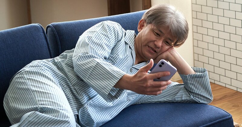年齢にとらわれず成長し続ける脳のイメージ図