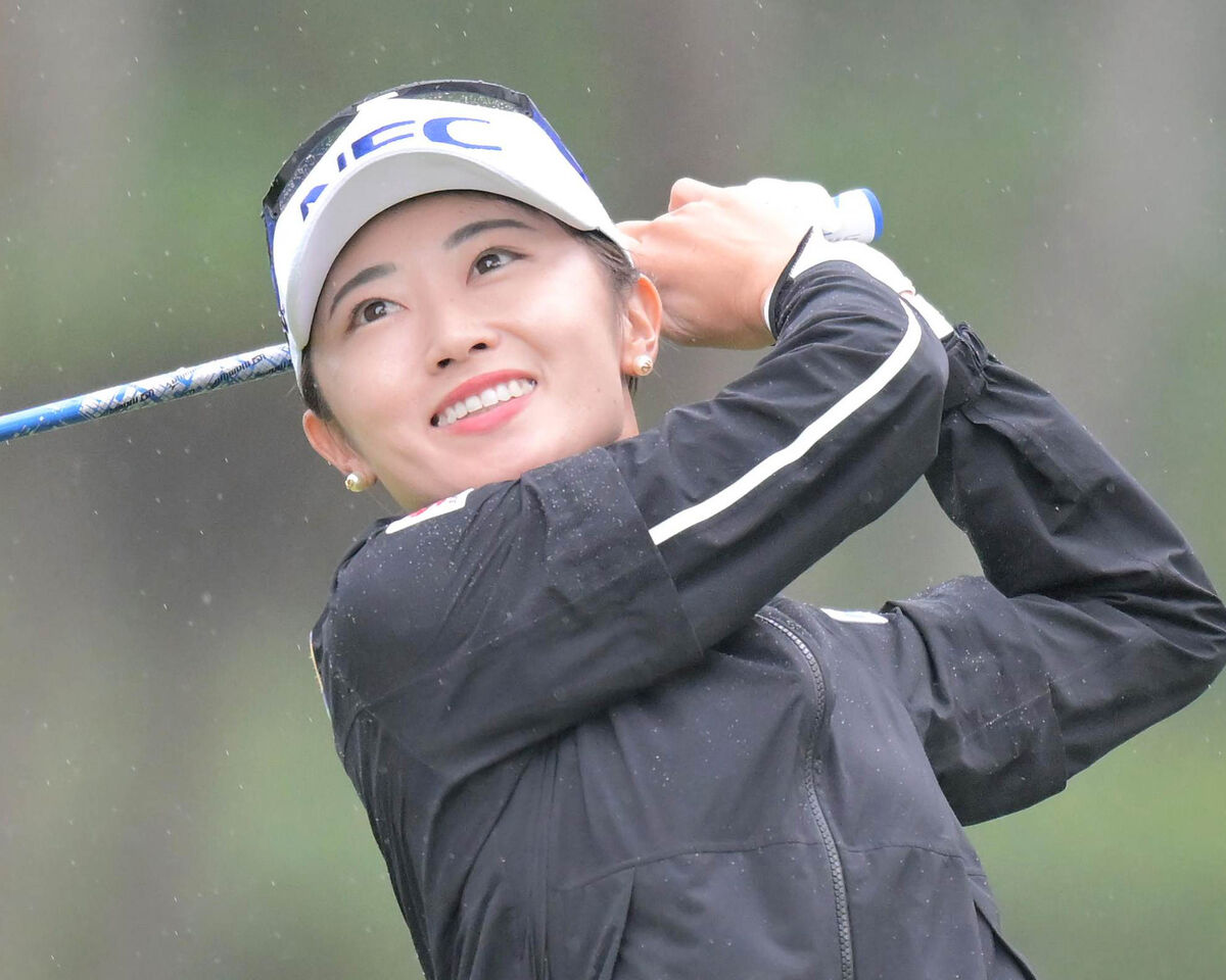 安田祐香「幸せな気分」 阪神の優勝記念グッズを購入 メジャー初
