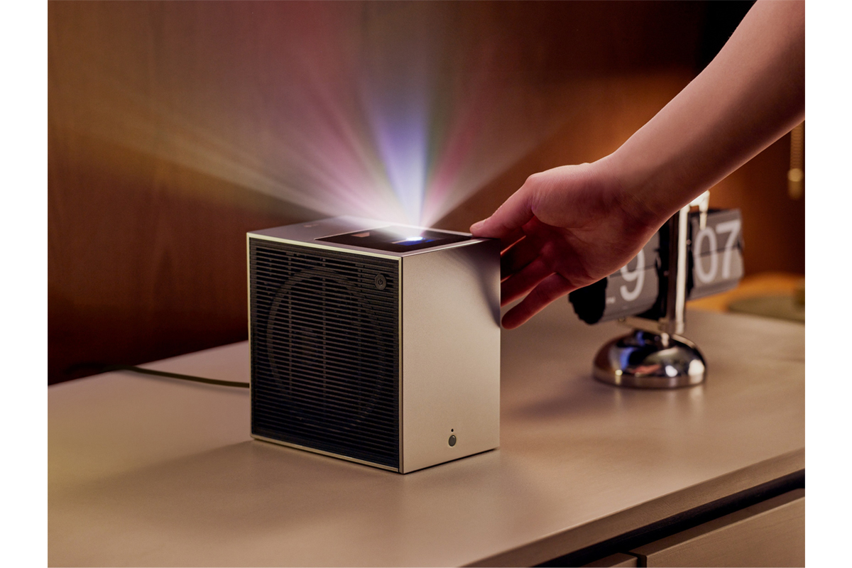 LG CineBeam S 4K 単焦点 レーザープロジェクター LG、超短焦点4Kレーザープロジェクター「CineBeam S」を10月下旬