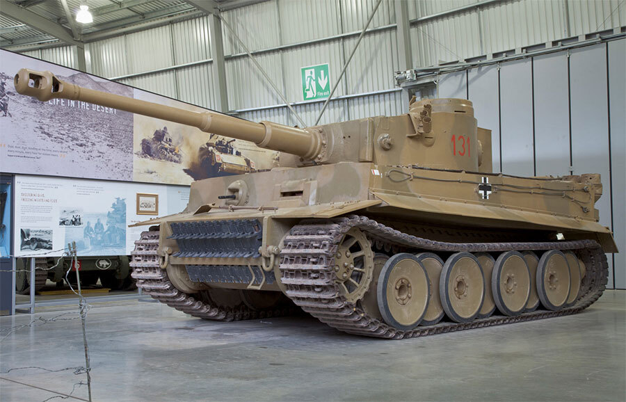 【新品未開封】英国コーギー社 タイガー131戦車ボービントン博物館CC60517 新品未開封】英国コーギー社 タイガー131戦車ボービントン博物館